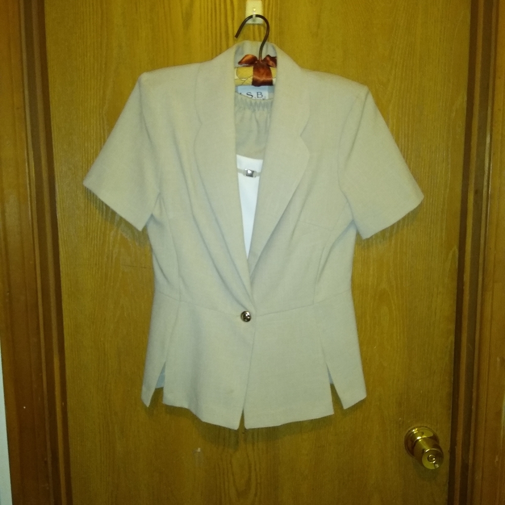 Two pieces suit